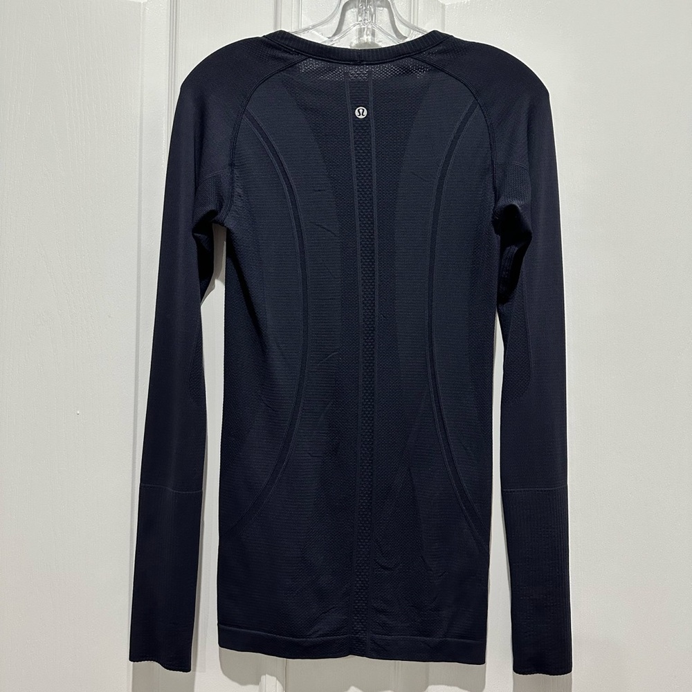 Lululemon Long-Sleeve Navy Swiftly - Size 6